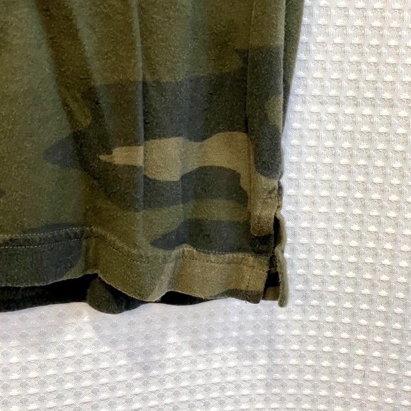 VS PINK Camo Campus Pocket Tee - Picture 5 of 5
